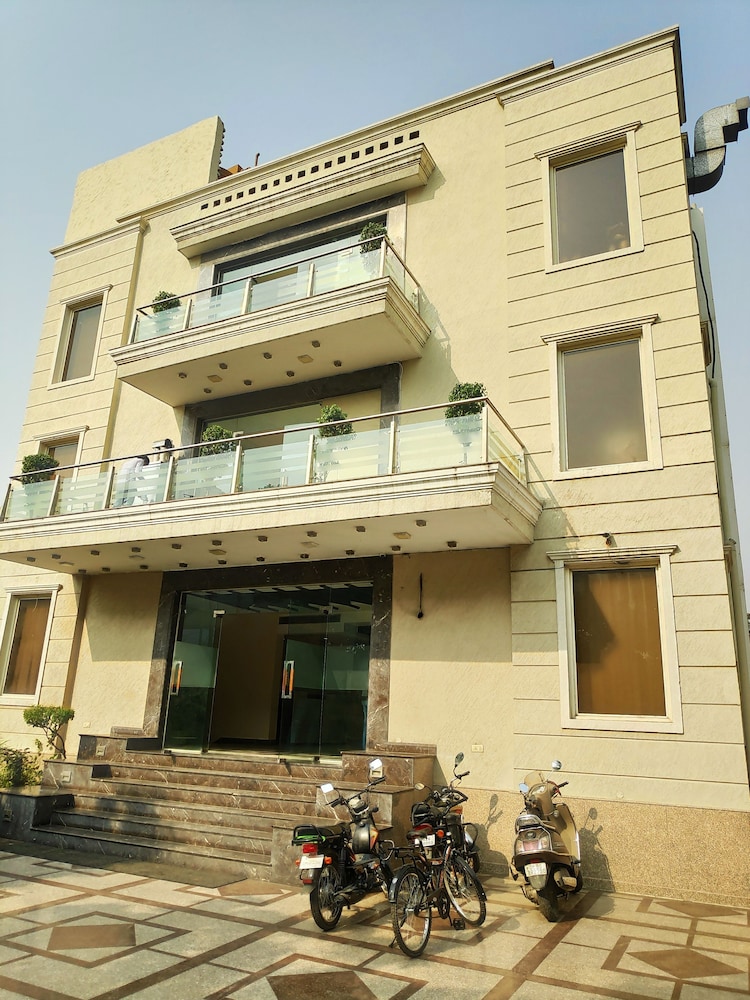 AADHAR HOTEL photo4