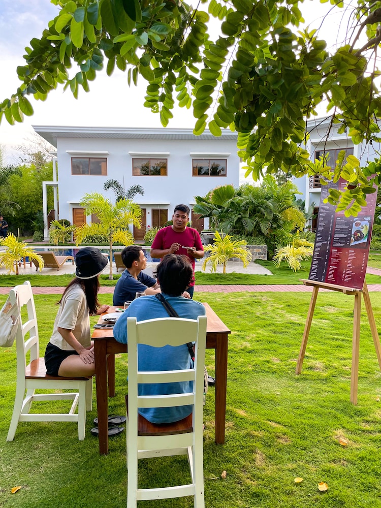 Red Picnic Hostel 18/35