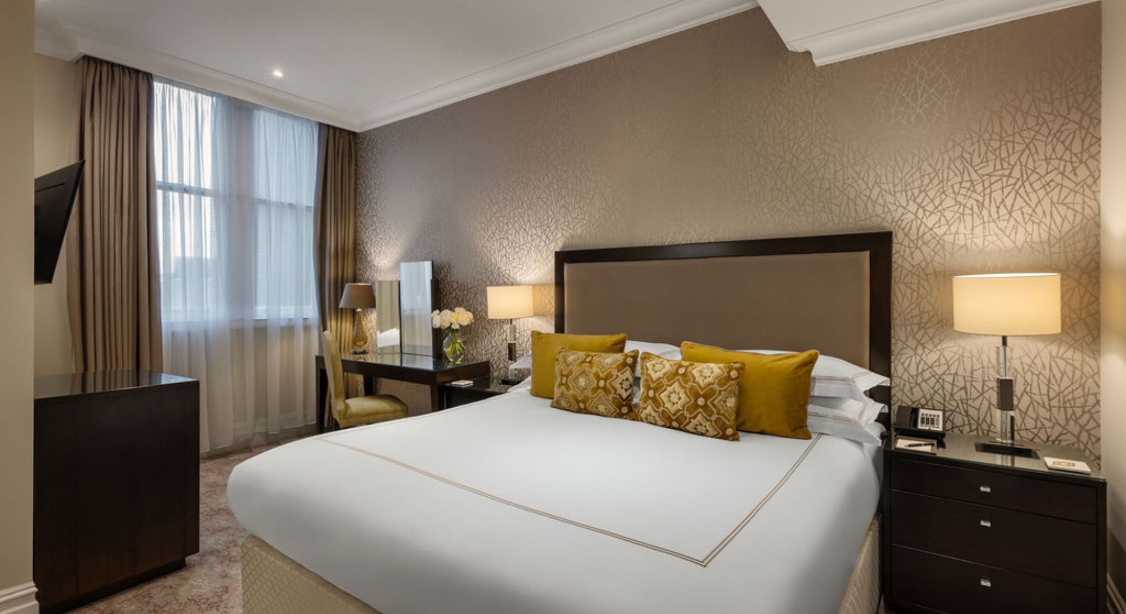 2 Bedrooms, Suite