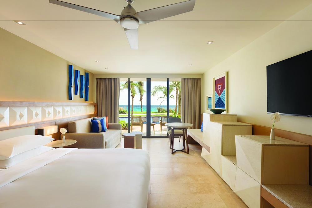 Swim Up, 2 Double Beds