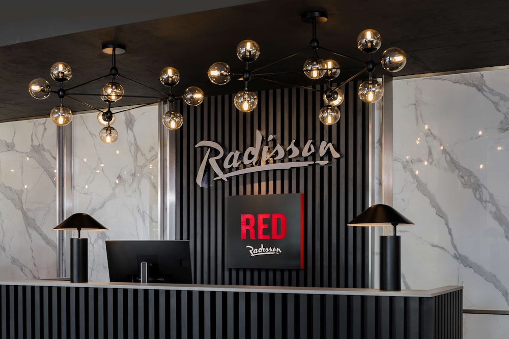 Radisson Red London Heathrow 39/64