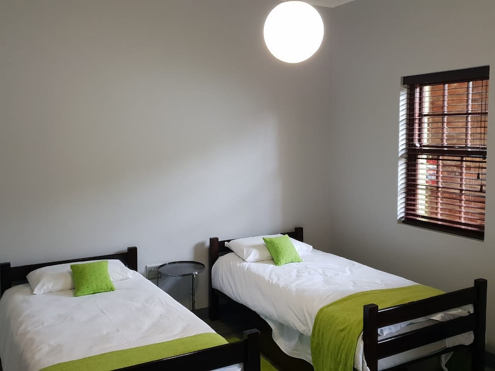 Port Del Mar Luxury Guesthouse 17/50