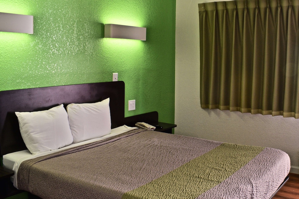 Motel6 Barstow, CA 32/57