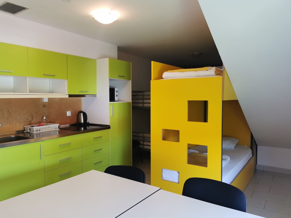 Simbol Rooms 28/41