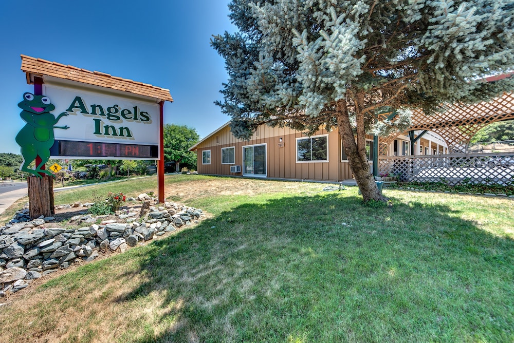 Angels Inn 24/28