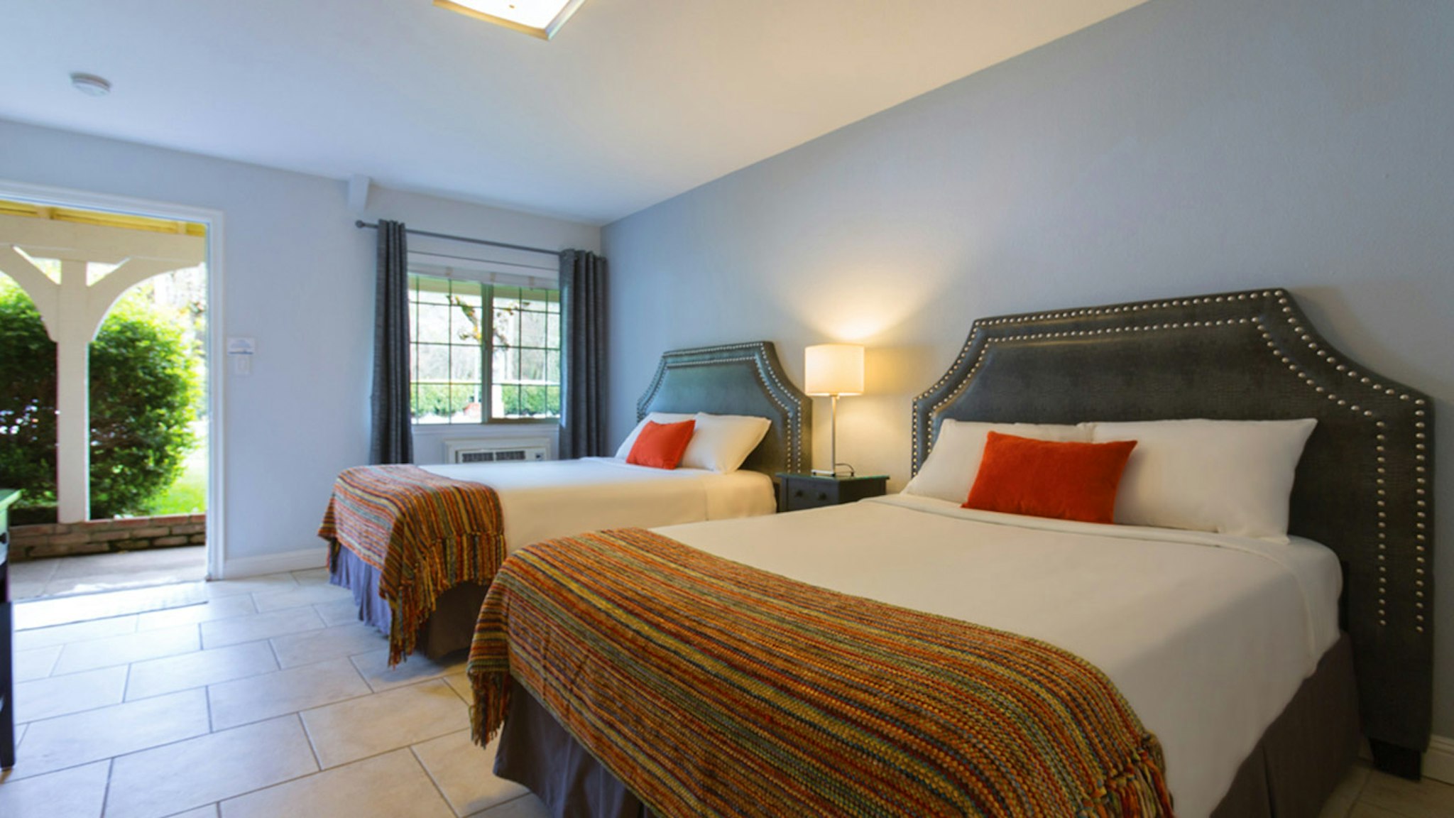 Room, 2 Queen Beds, Mountain Side