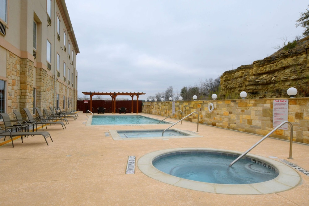 Baymont Inn & Suites by Wyndham Glen Rose 3/46