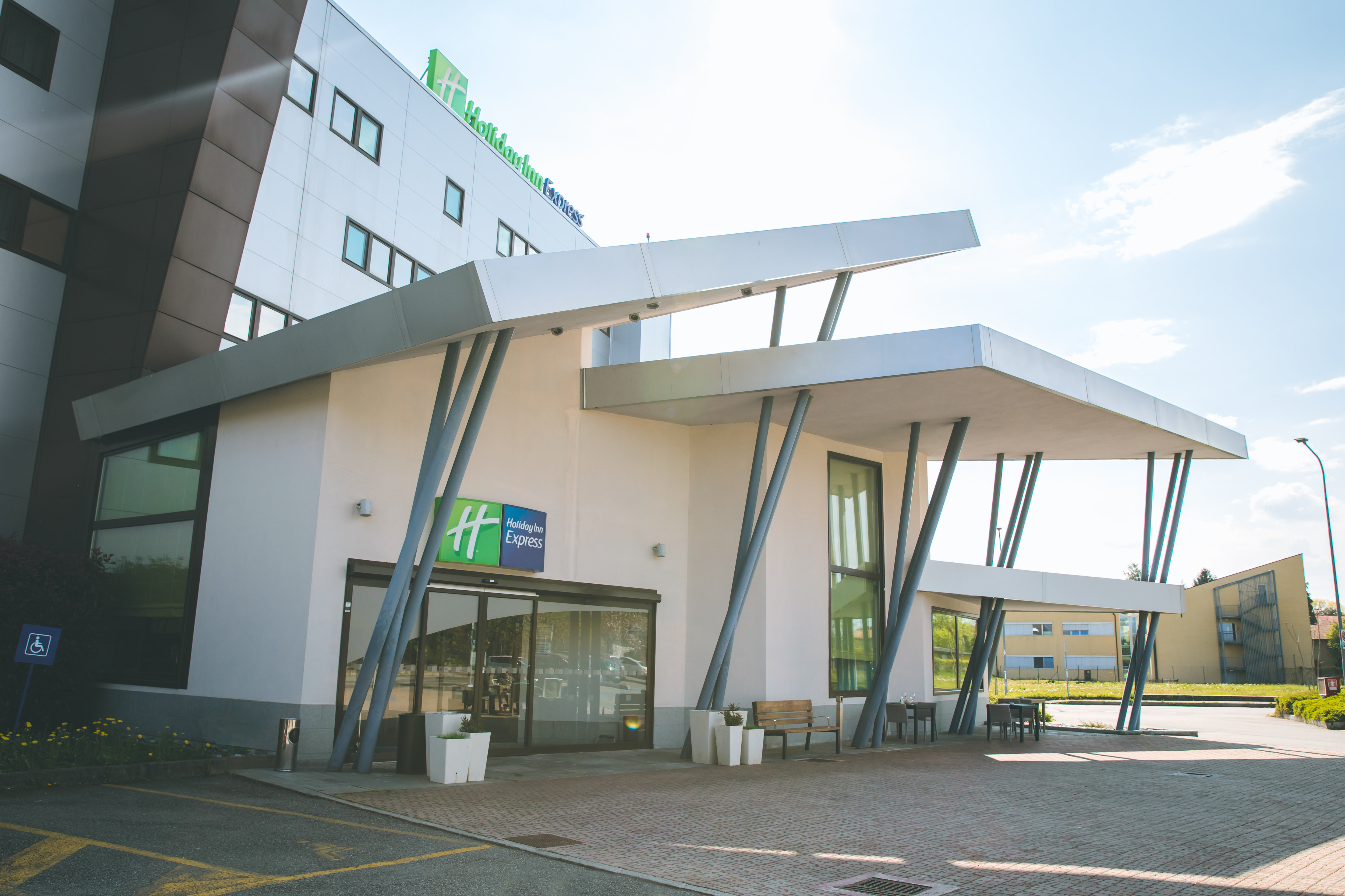 Holiday Inn Express Milan Malpensa Airport Hotel 61/71