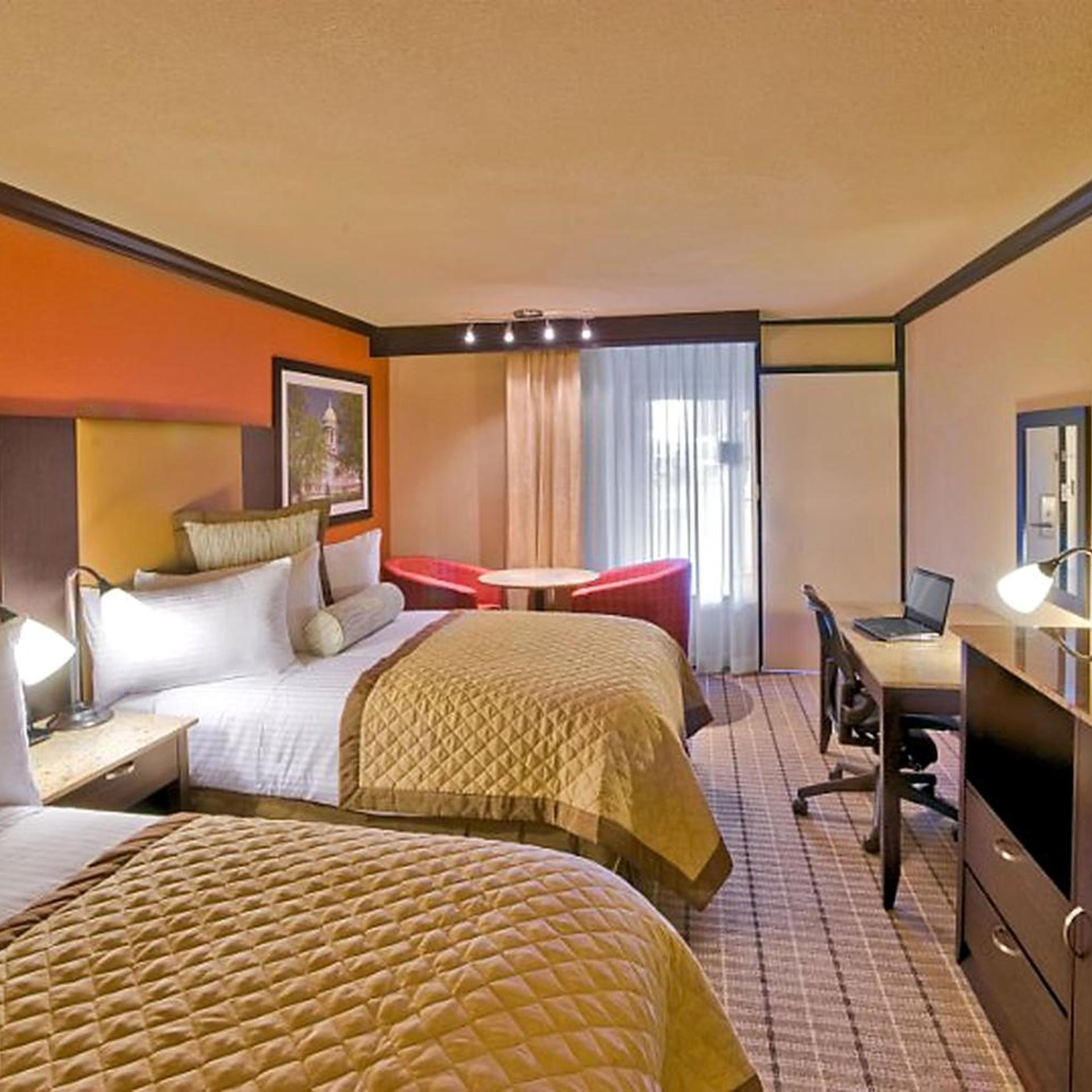 OKC Hotel Suites, Event Center, indoor Pool and Arcade, 5 Min from Downtown & Fairgrounds 8/45