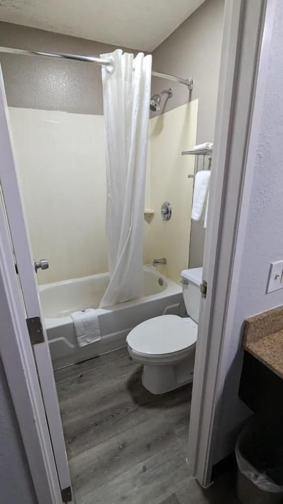 Motel6 Nashua, NH - South 53/55