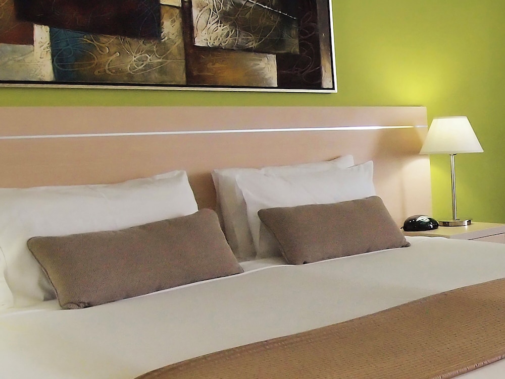Oaks Townsville Gateway Suites 29/70