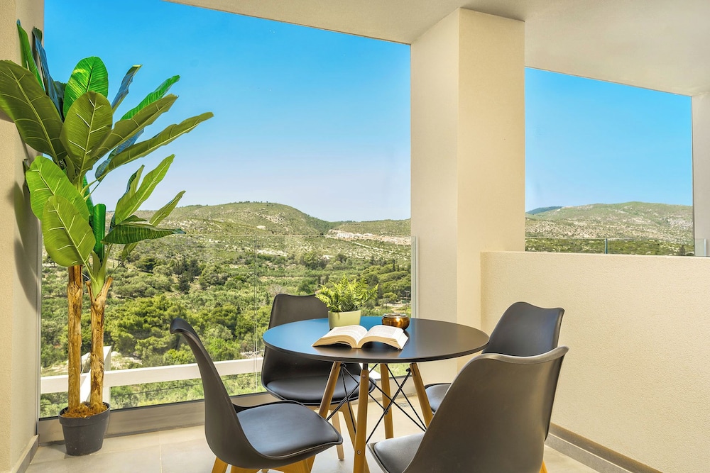 Myzith Luxury Suites 44/58