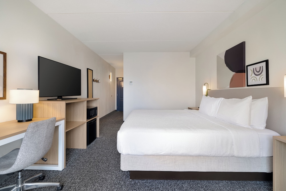 Spark by Hilton California Lexington Park 20/55