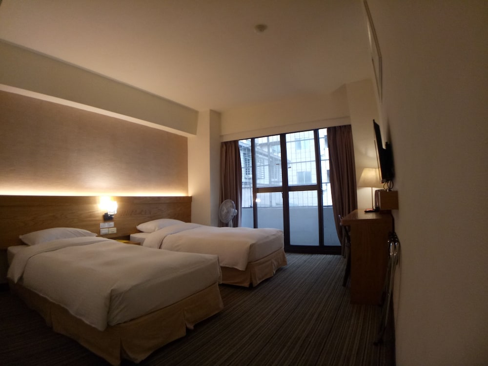 Green World New World Hotel 7/40