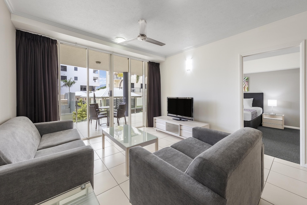 PARK REGIS CITY QUAYS 37/53