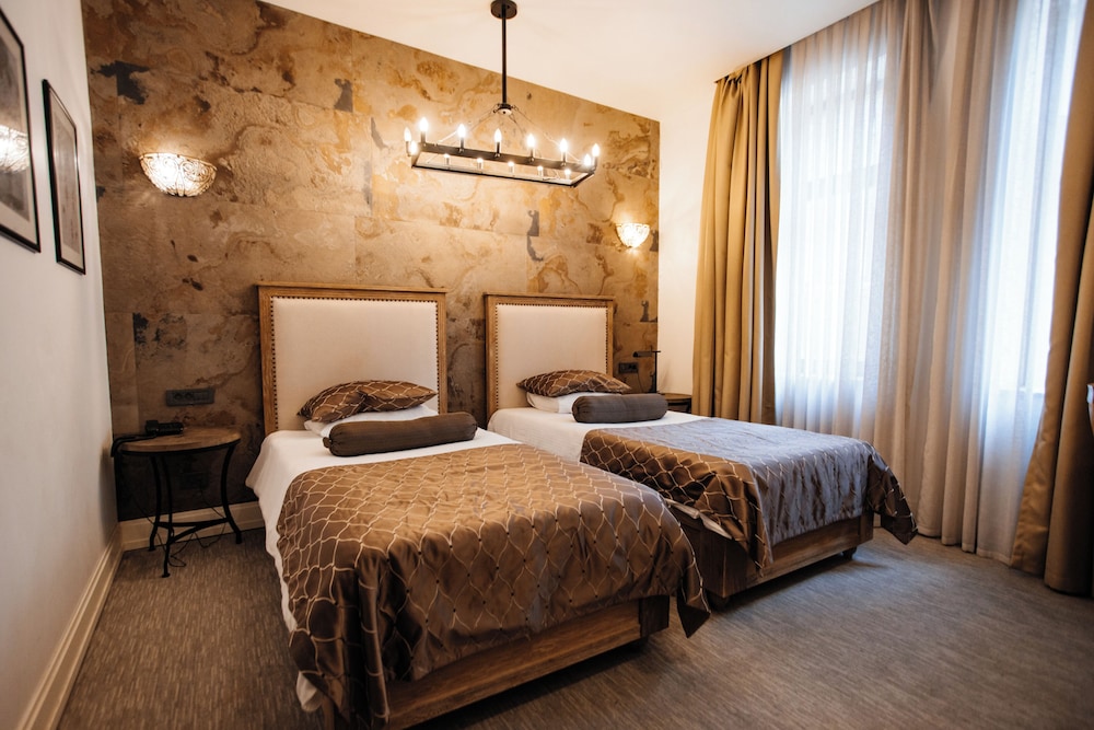 STANDARD, TWIN BEDS
