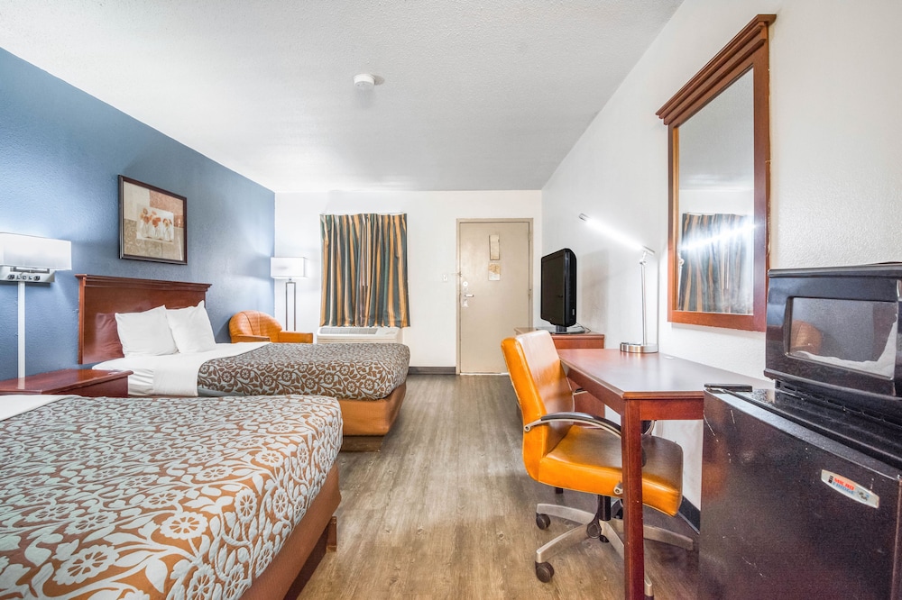 Days Inn by Wyndham Raleigh Glenwood Crabtree 27/52