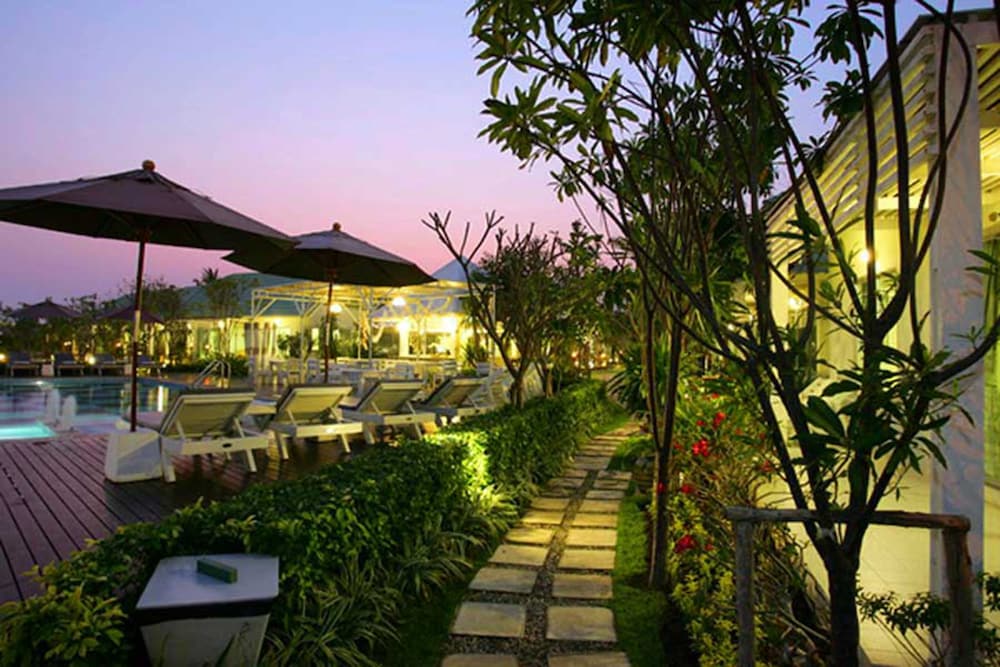 Sea Sky Beach Resort photo5