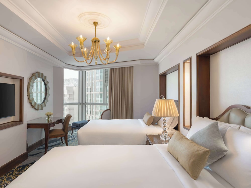 2 Bedrooms, Royal, Suite, King Bed, Partial Kaaba View