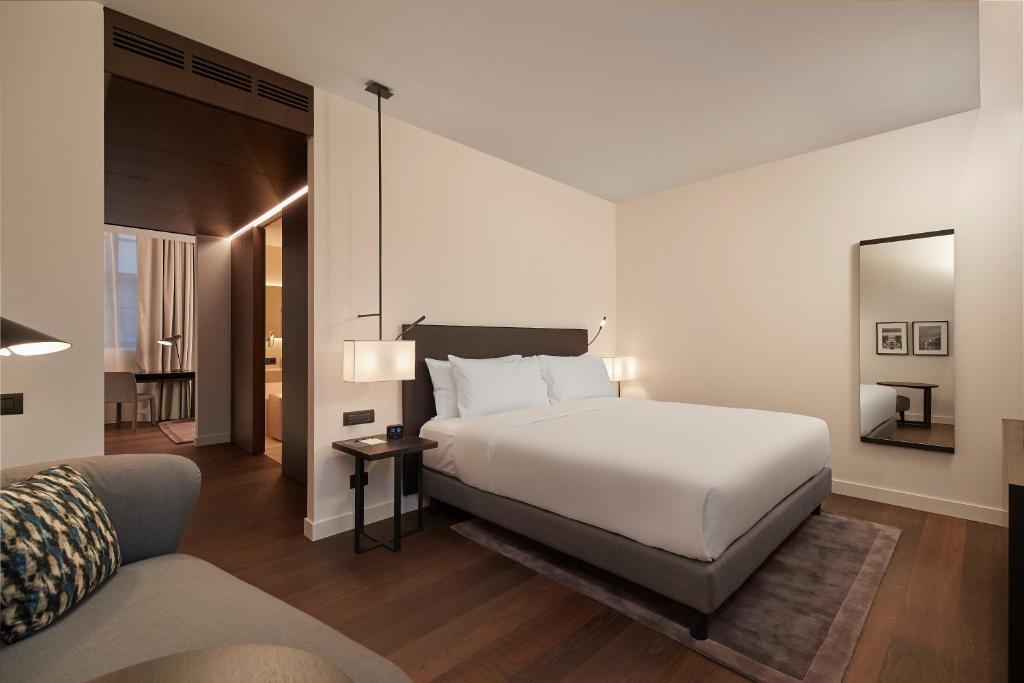 جناح جونيور بسرير كينج، Hilton Lake Como 3/5
