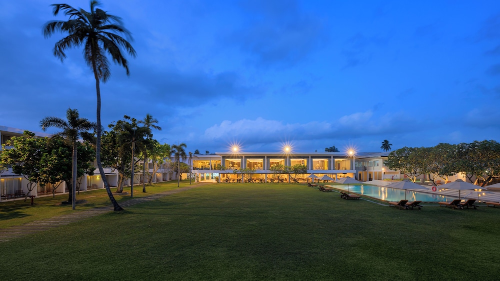 Pegasus Reef Hotel 68/75