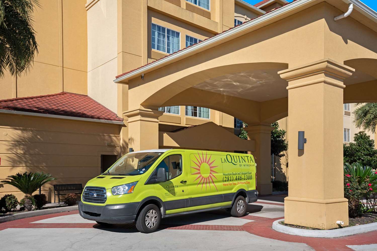 La Quinta Inn & Suites by Wyndham Houston Bush Intl Airpt E 22/30