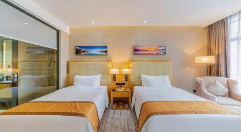 Golden Phoenix International Hotel 16/51