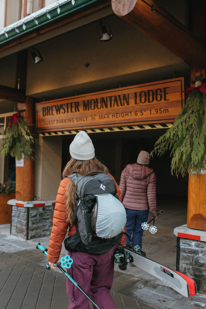 Brewster Mountain Lodge 8/65