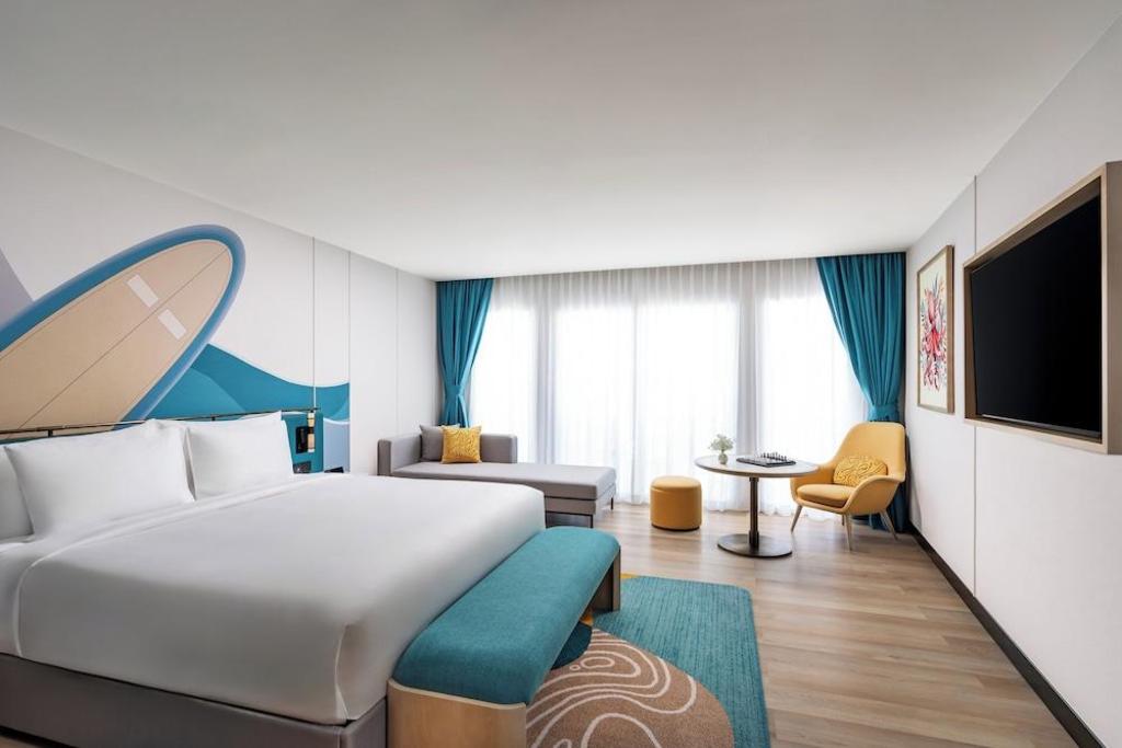 Afterglow, Social, King Bed, Queen Bed