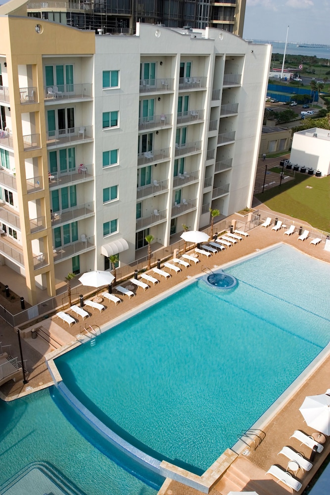 Peninsula Island Resort Spa All Suites 28/66