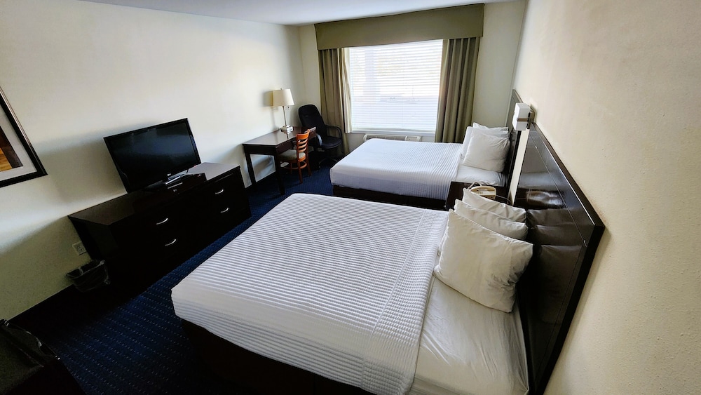 Days Inn by Wyndham Canadian 9/23