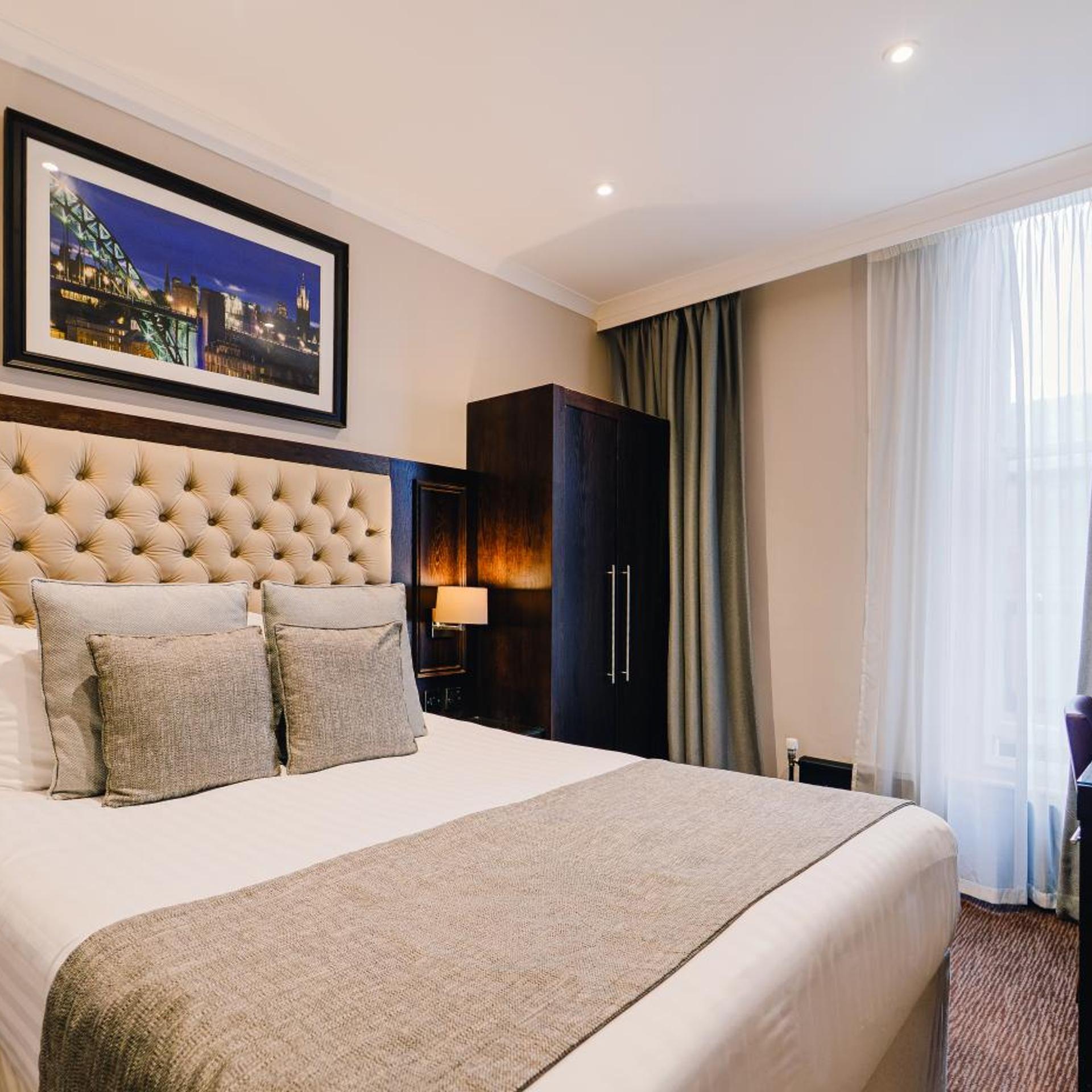 Executive, Suite