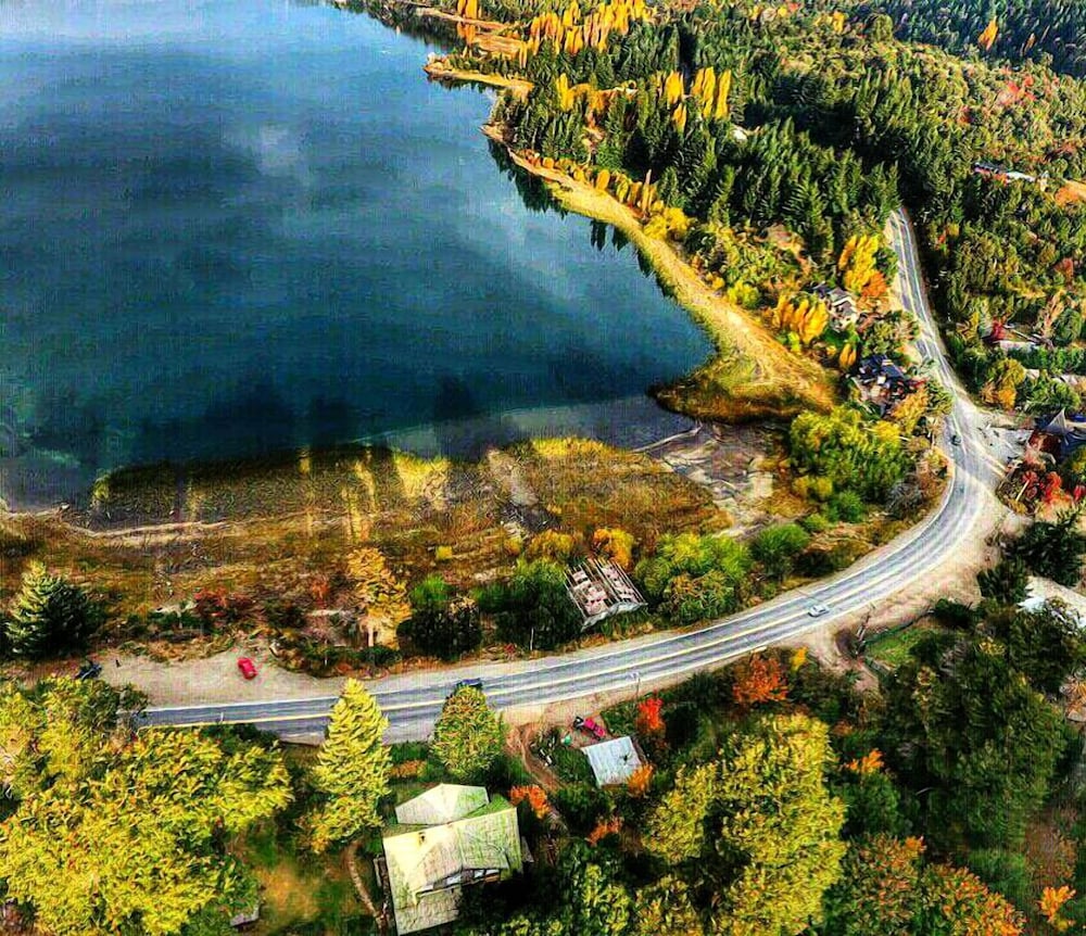 Los Juncos-Patagonian Lake House 52/60