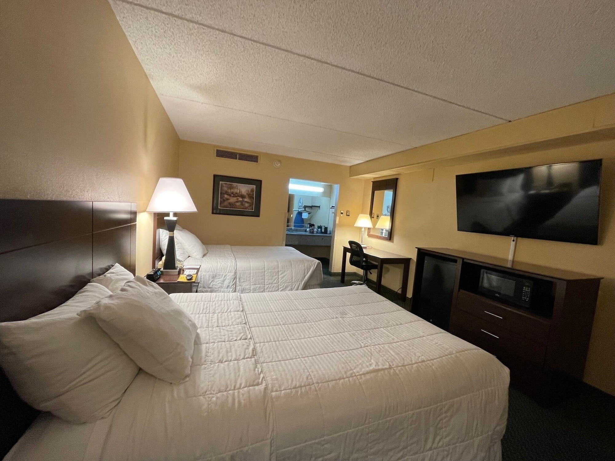 EXTERIOR, DOUBLE BED