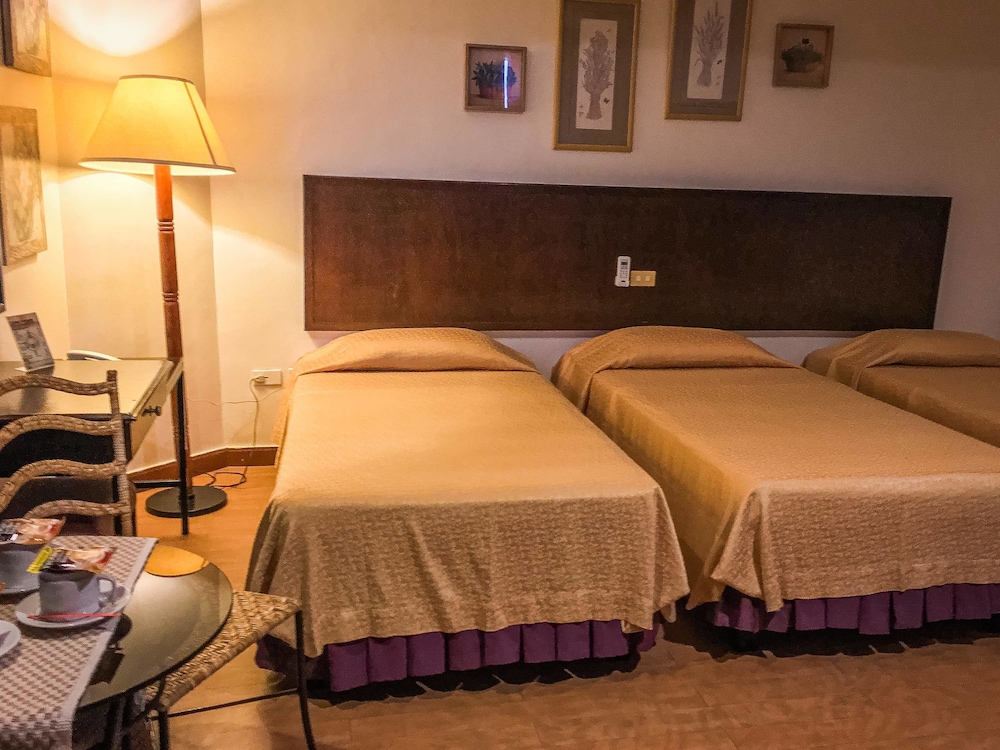 Subic Park Hotel 25/73