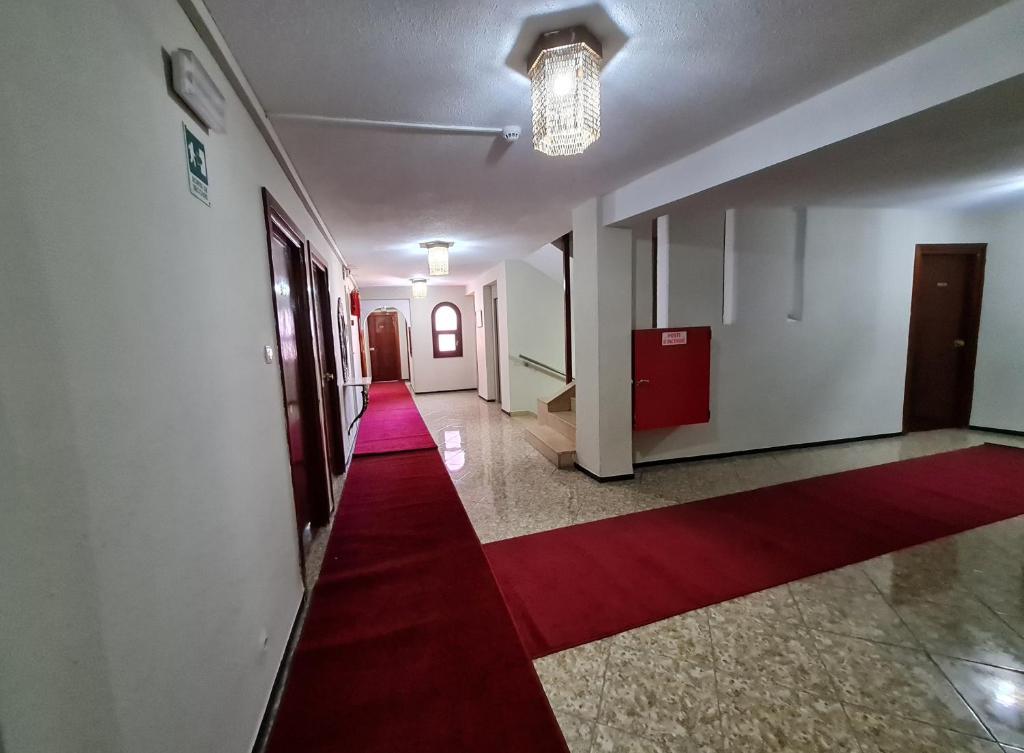 Hotel Tachfine 4/25