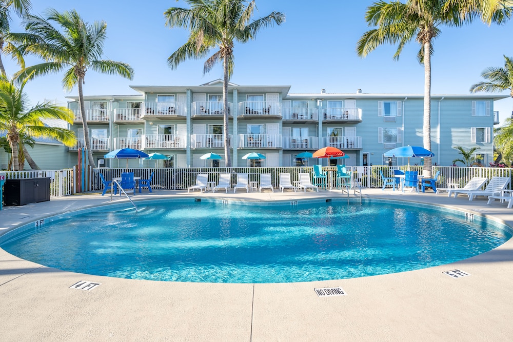 Capt Hiram S Resort 4/59