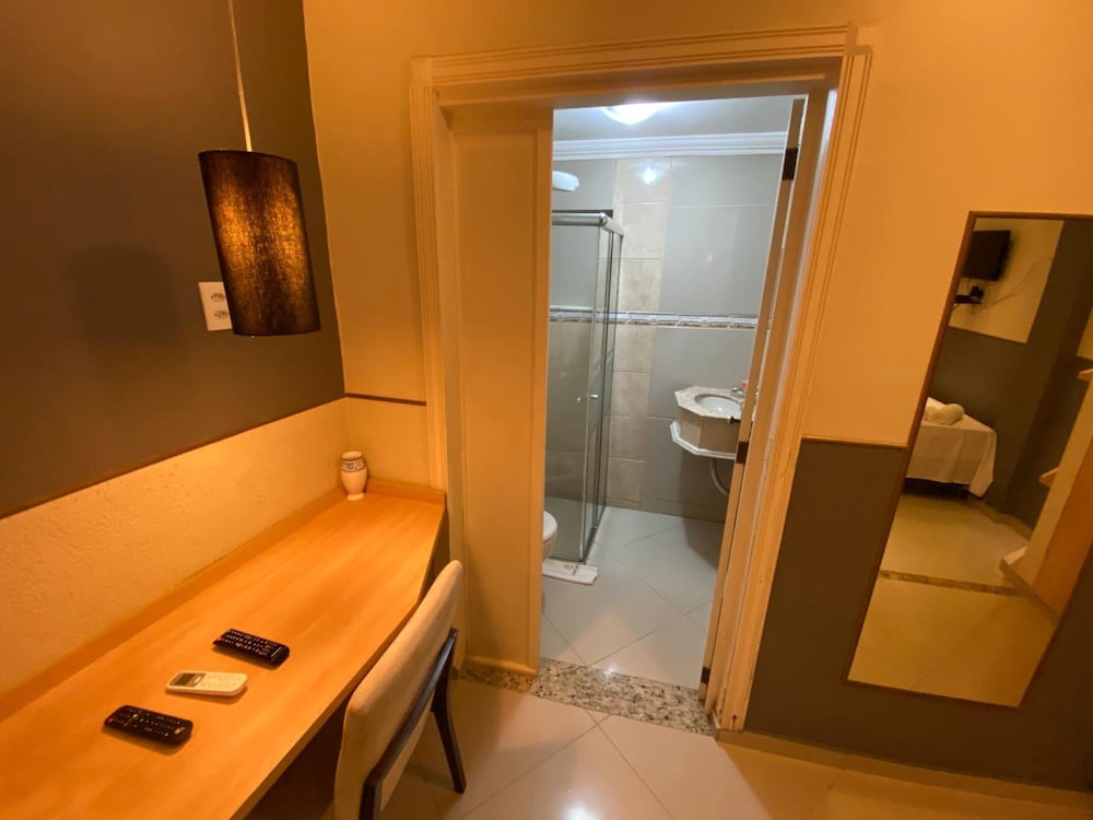 Lemes Hotel 48/50