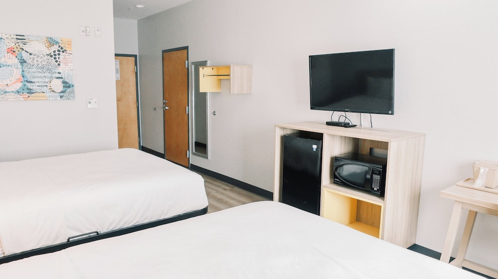 Microtel Inn & Suites by Wyndham Gulf Shores 25/64
