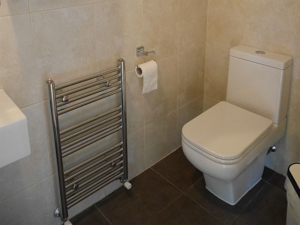 غرفة رباعية بسرير مزدوج وسريرين منفصلين، Kew Rooms 9/9