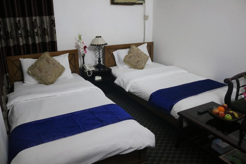 Hotel De Meridian 12/36