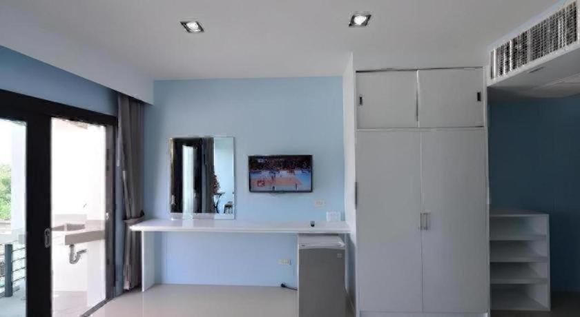 Sixty Six Place Hotel 36/42
