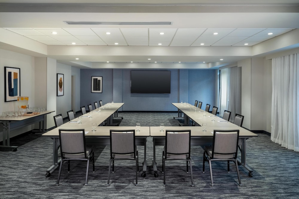 Hyatt Place Fort Lauderdale Cruise Port 36/47