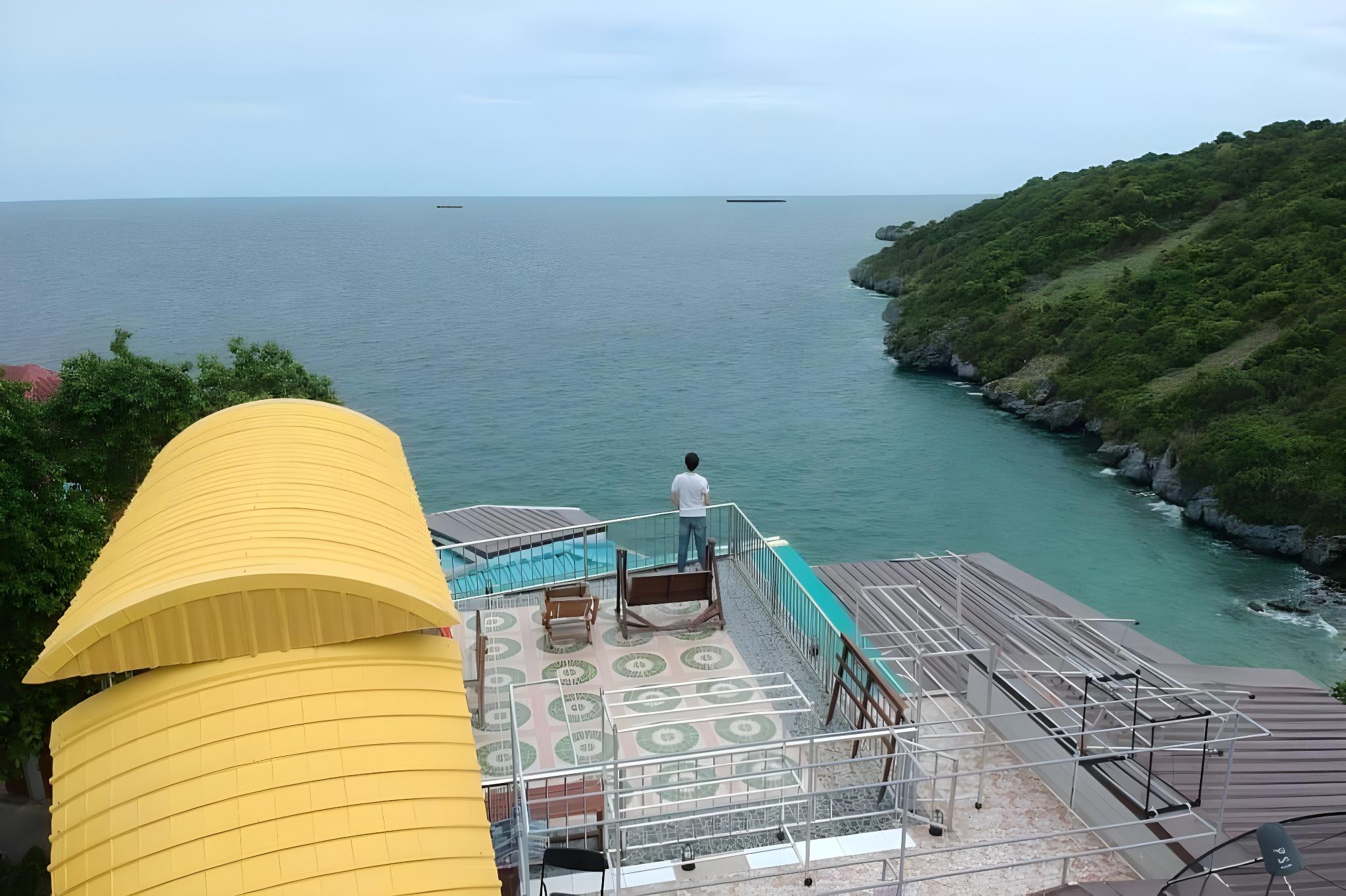 Yellow House Koh Sichang 56/63