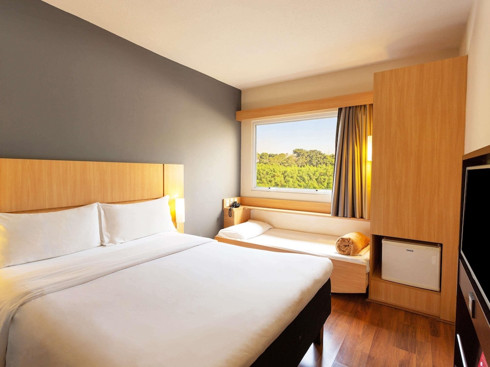 Ibis Piracicaba 23/69