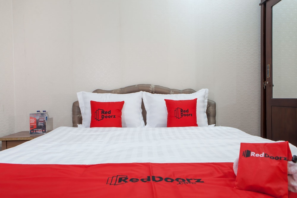 Reddoorz Near Pelabuhan Tanjung Perak 2 Surabaya 10/33