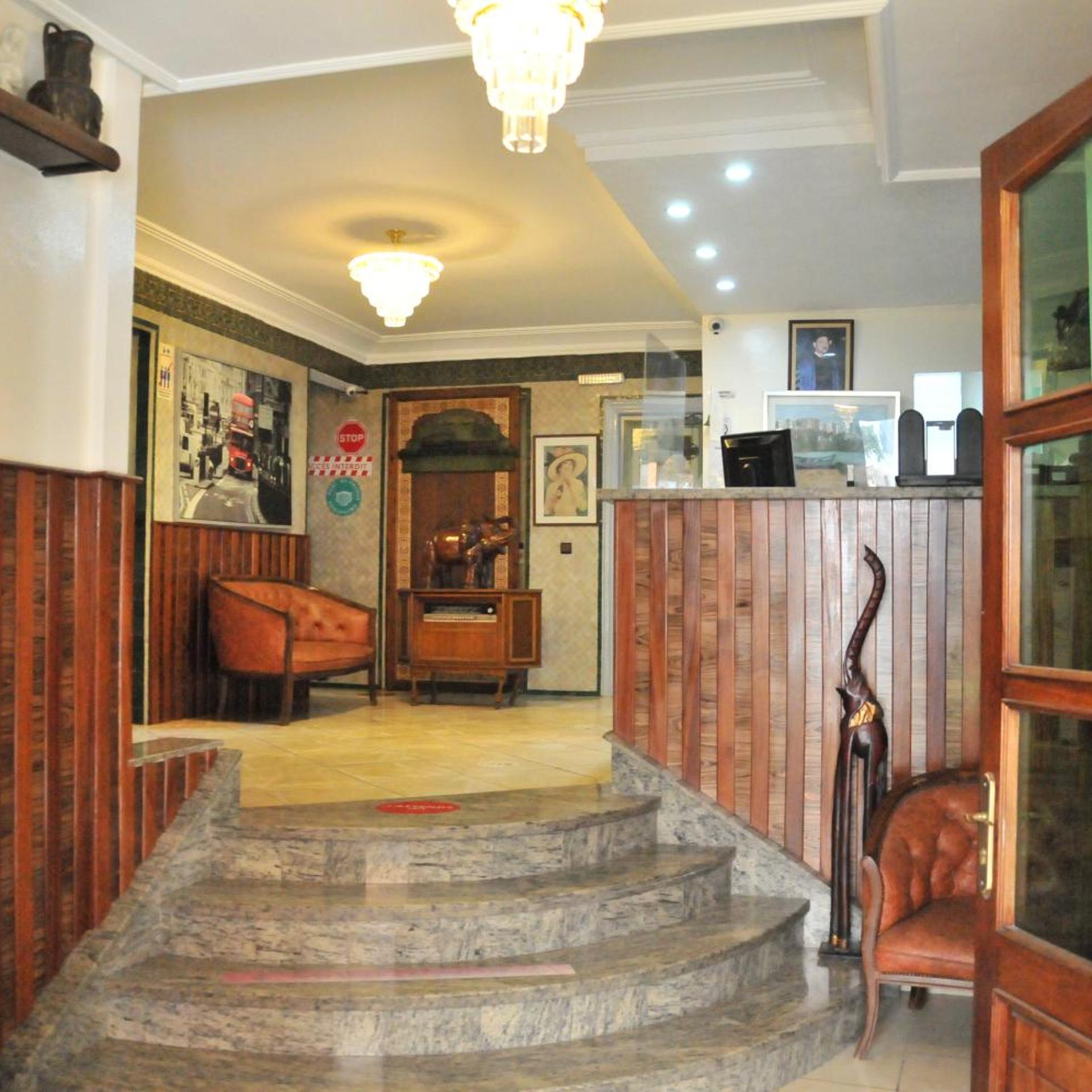 Hotel East West 15/50
