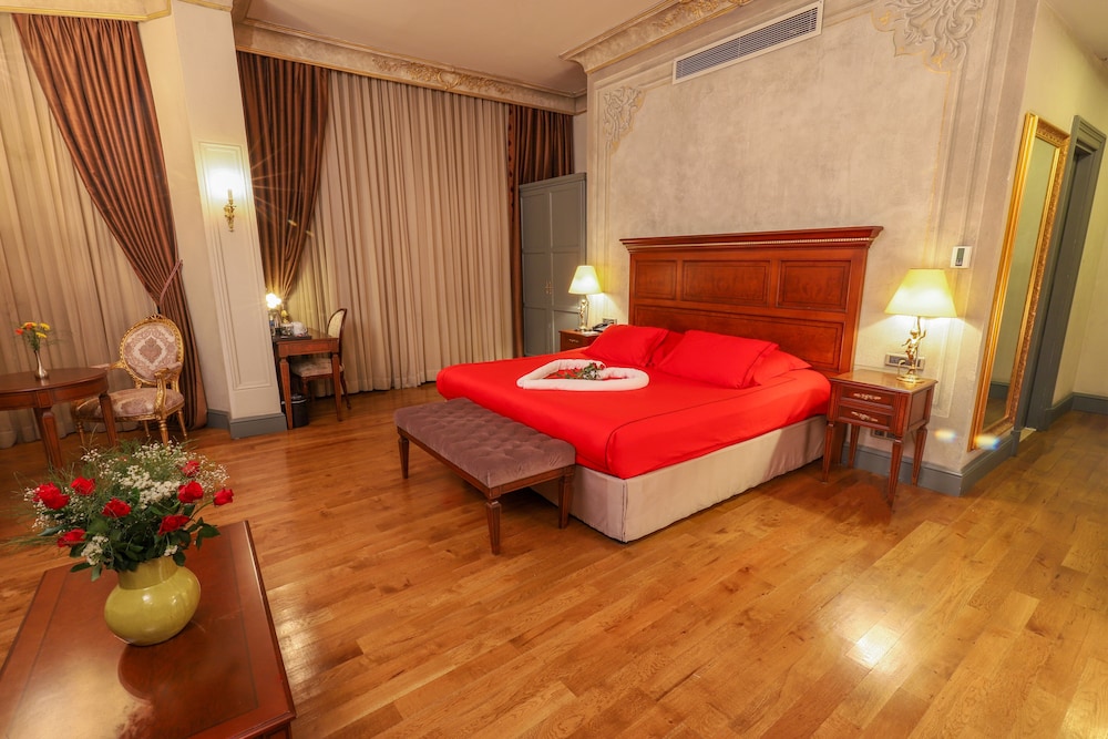 Palazzo Donizetti Istanbul, Tapestry Collection by Hilton 35/75