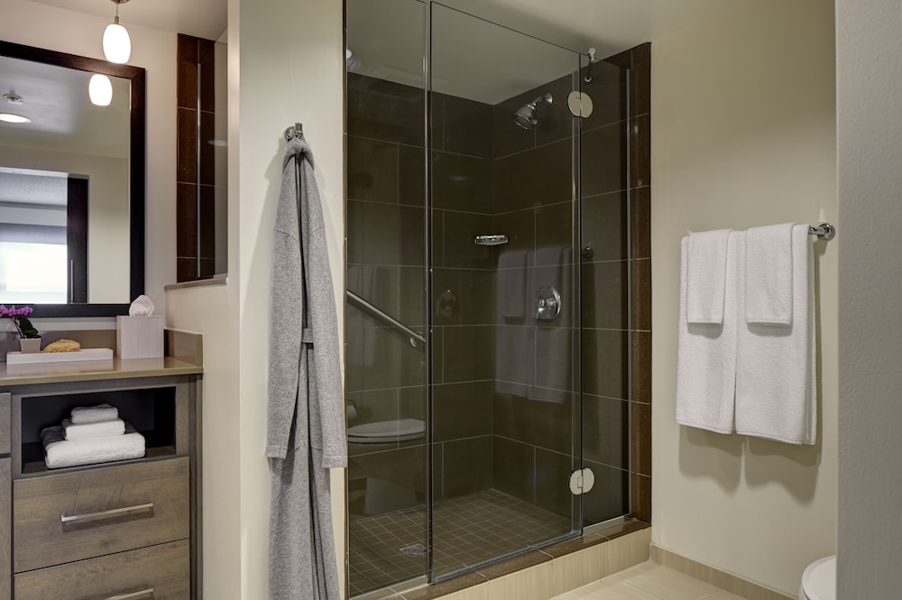 ROOM, KING BED, SOFA, HIGH FLOOR