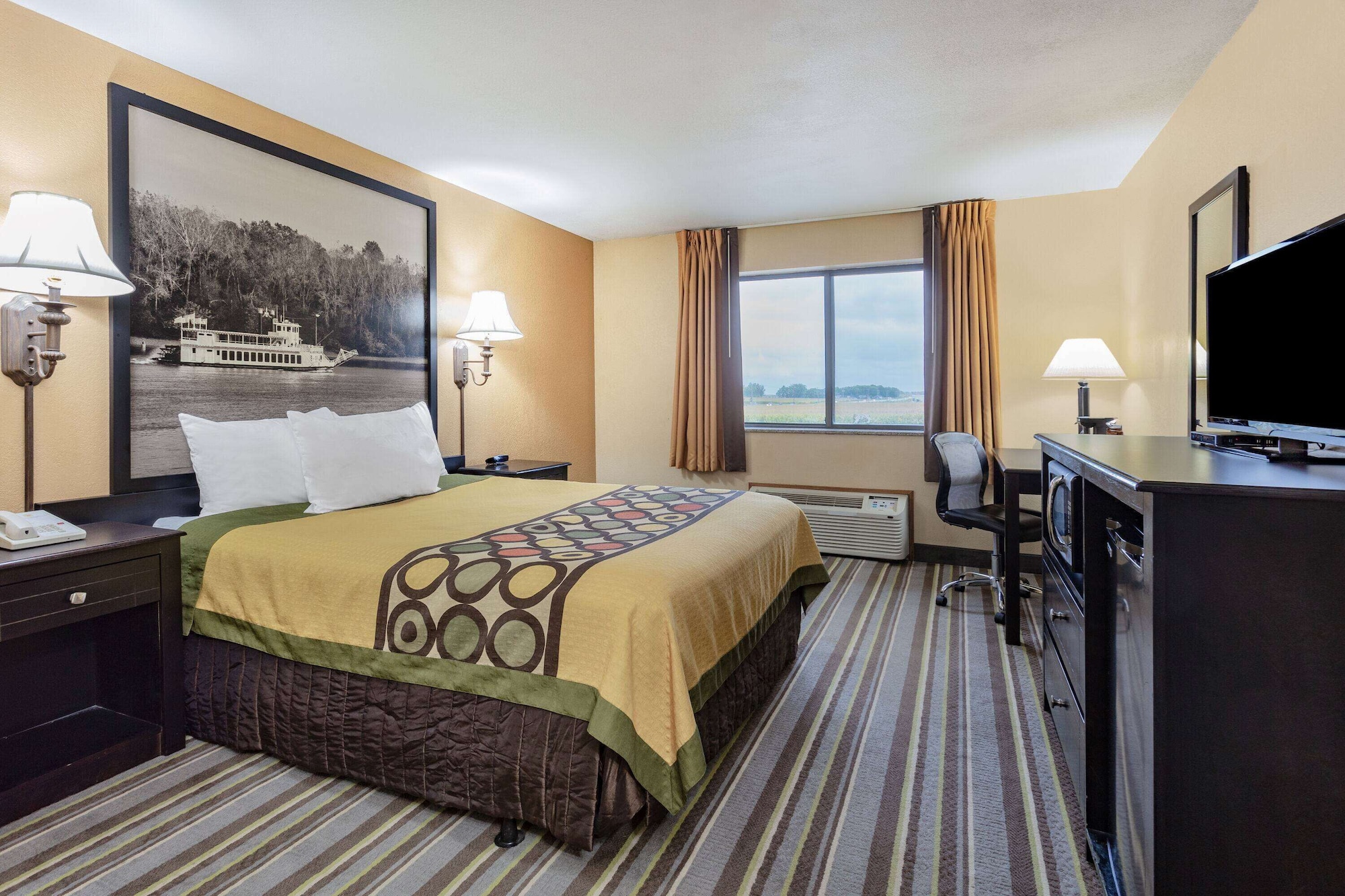 Standard, Queen Bed, Accessible